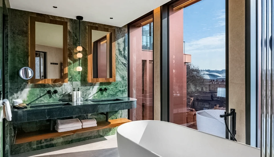 سوئیس اوتل تفلیس